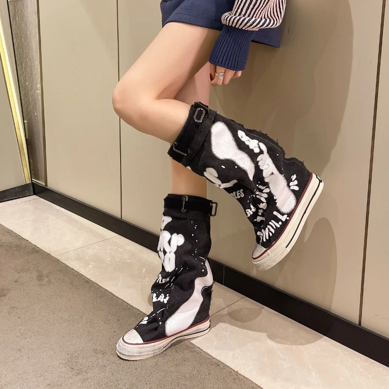 Botas de lona de caña alta para mujer, estilo grafiti, arrugadas, tipo caballero, antideslizantes, de ocio, sin cordones, talla grande 42