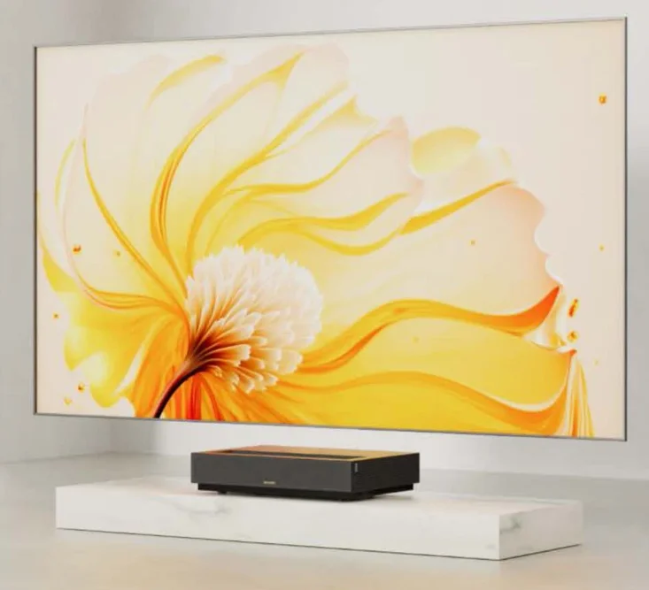 أحدث جهاز عرض تلفزيوني من Formovie 4K DLP 4K UHD UST للمسرح المنزلي جهاز عرض قصير للغاية جهاز عرض Formovie Cinema Edge