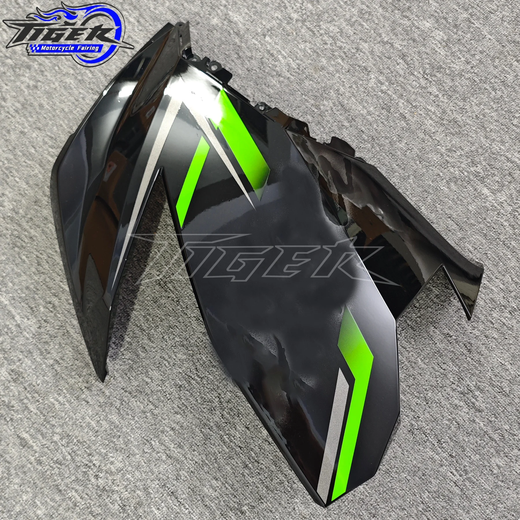 

Rear Upper Tailstock Cover Fairing Wing Shield Side Cover Plate For NINJA400 ZX400 ZX400 2018 2019 2020 2021 2022 2023