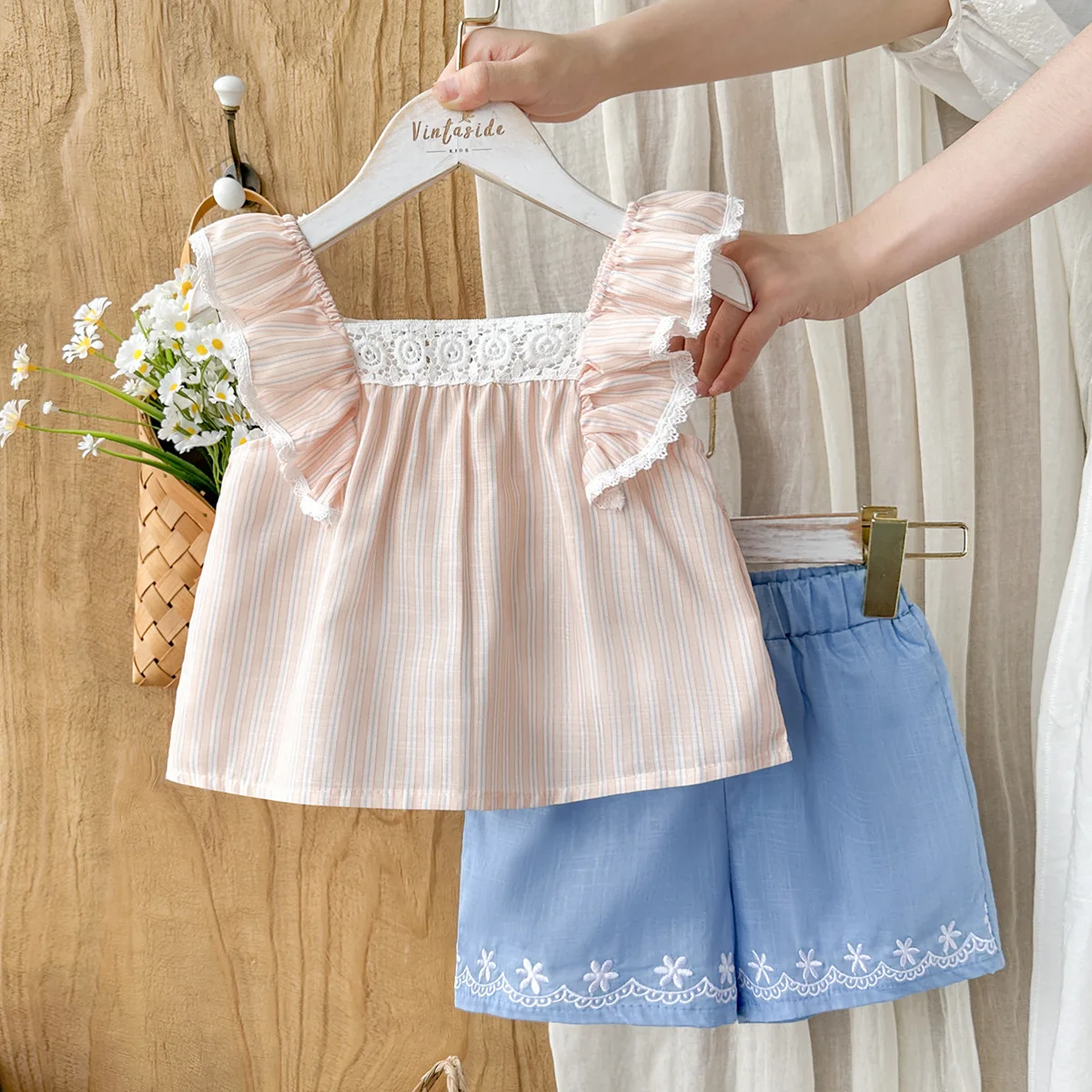 Girls Suit 2026 Spring and Summer New Childrens Clothing Korean Girl Baby Lotus Leaf Fly Sleeve Doll Shirt Lace Shorts Two Sets