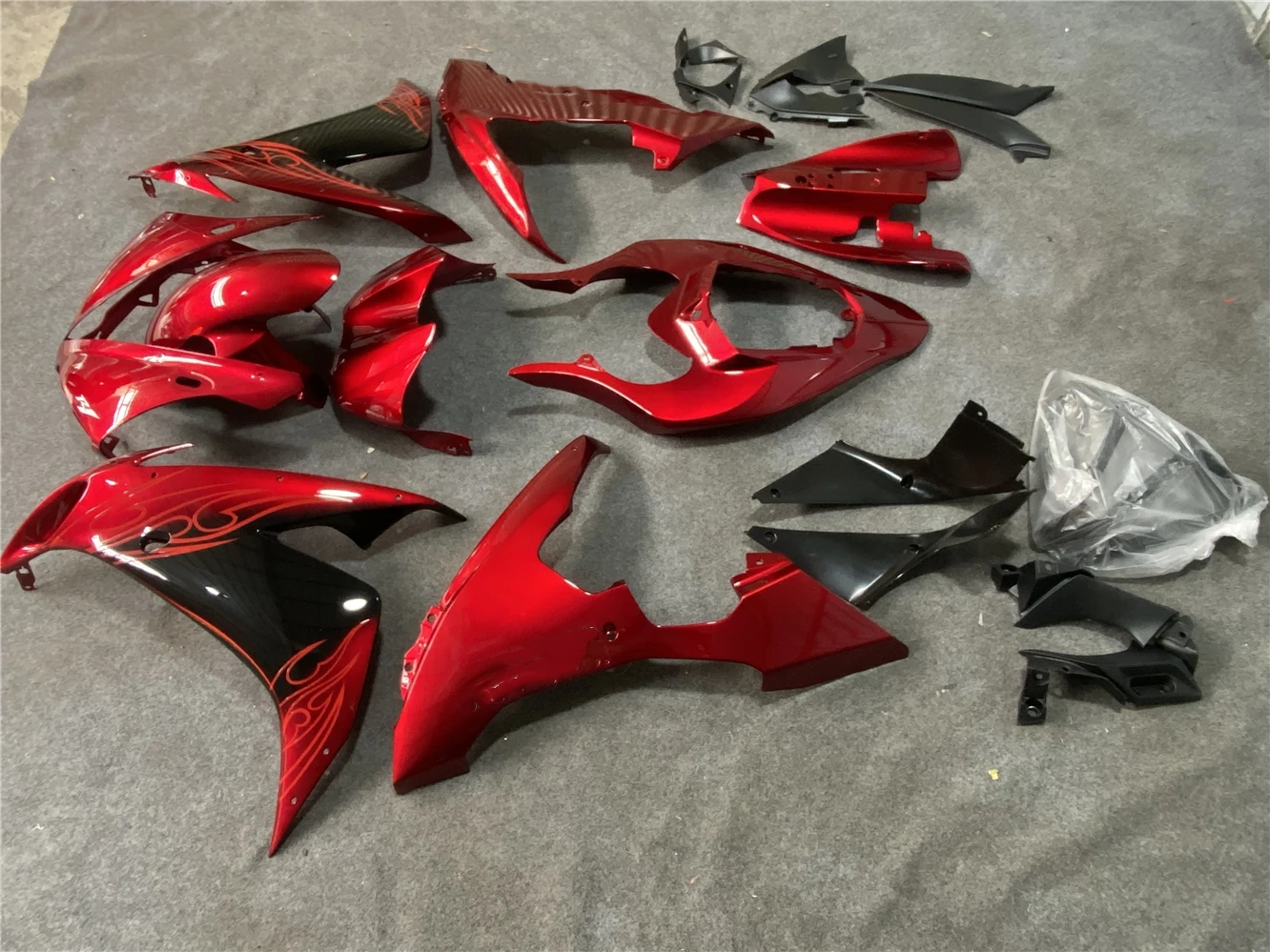 Motorcycle Fairing Kit Suitable for Yamaha R1 04-06 YZF1000 2004 2005 2006 Fairing Black Burgundy