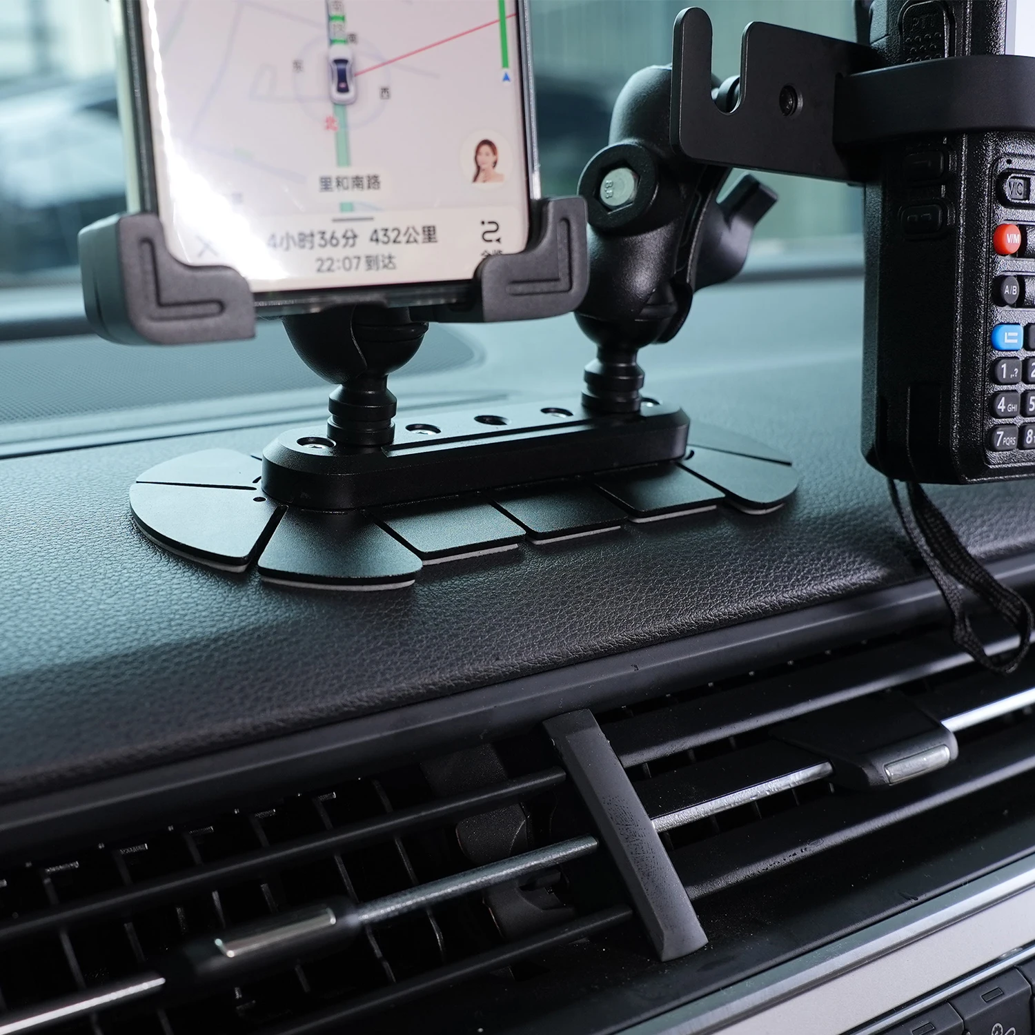 

Off-road vehicle mobile phone walkie-talkie extension bracket Universal center console dashboard integrated bracket