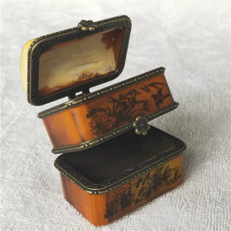 China Old Ox Hand Painted beauty Writing Three open Jewelry Box Random shipment