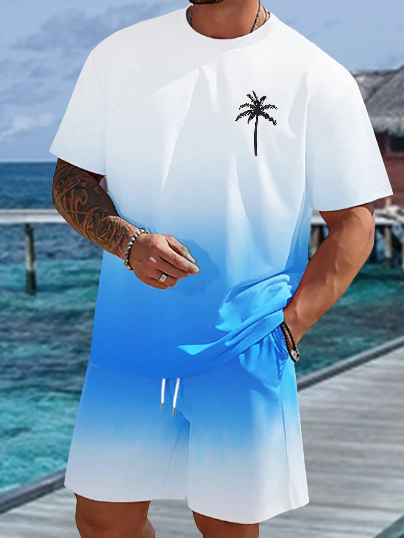 

Men's Gradient Palm Tree Print T-Shirt & Shorts Set Summer Beach Vacation Casual 2 Piece Outfit