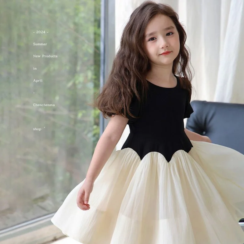 

Летнее платье с короткими рукавами для девочек в стиле Хепберн, новое модное лоскутное платье в стиле принцессы для детей постарше, популярное в интернете.