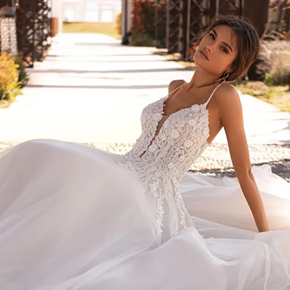 Msikoods Boho-Hochzeitskleid mit Spitzenapplikation, Spaghettiträger, individuelles Tüll-Brautkleid, sexy, tiefes V-Ausschnitt, rückenfreies Brautkleid