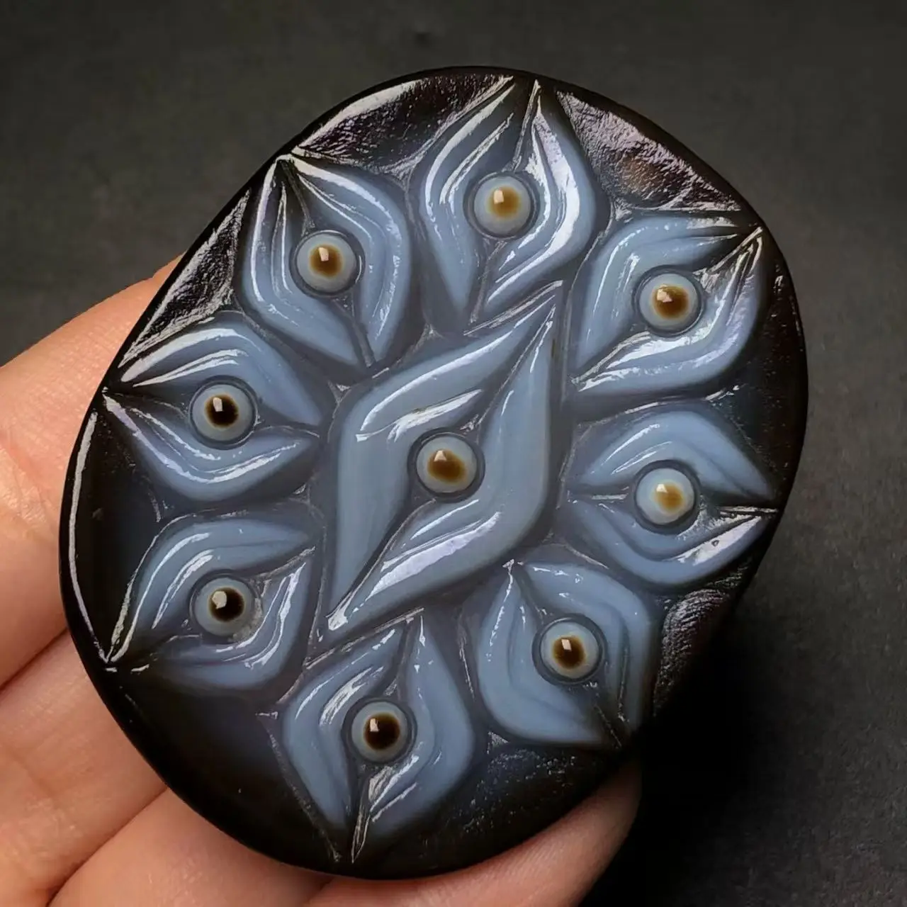 

Black high oil patina Tianyan Bodhi Nine Eyes Buddha brand paired with old agate beads woven pendants