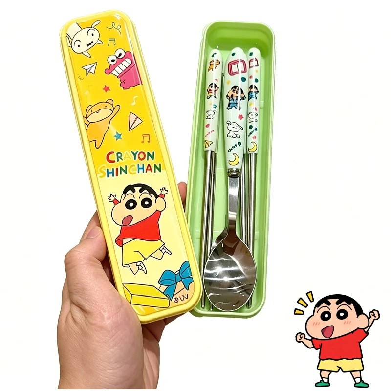 Cuchara, tenedor y palillos de dibujos animados de Crayon Shin-chan, lindos y portátiles, para estudiantes y oficinistas, artículos de animación al por mayor.