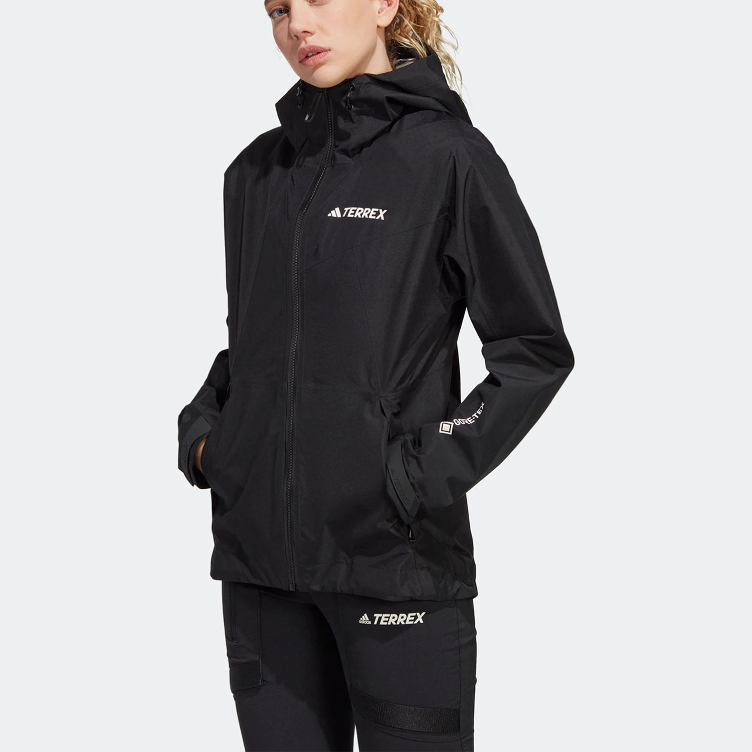 

Водонепроницаемая женская куртка с капюшоном Adidas Originals TERREX Outdoor HN2904