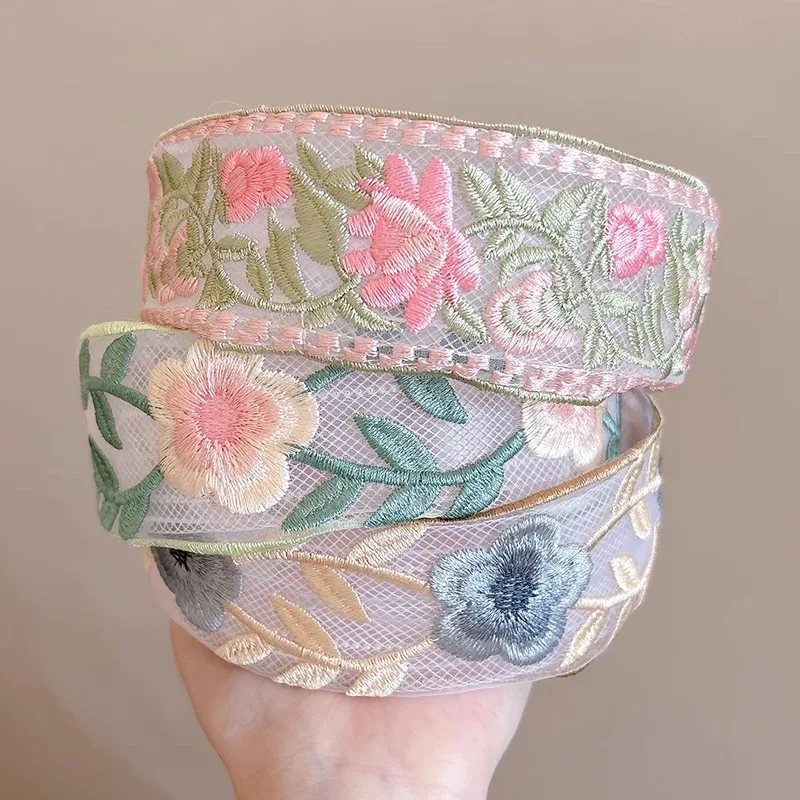 Retro Embroidered Flower Headband for Women High-grade Floral Hair Bundle Fabric Wide Edge with Teeth Fashion Headband