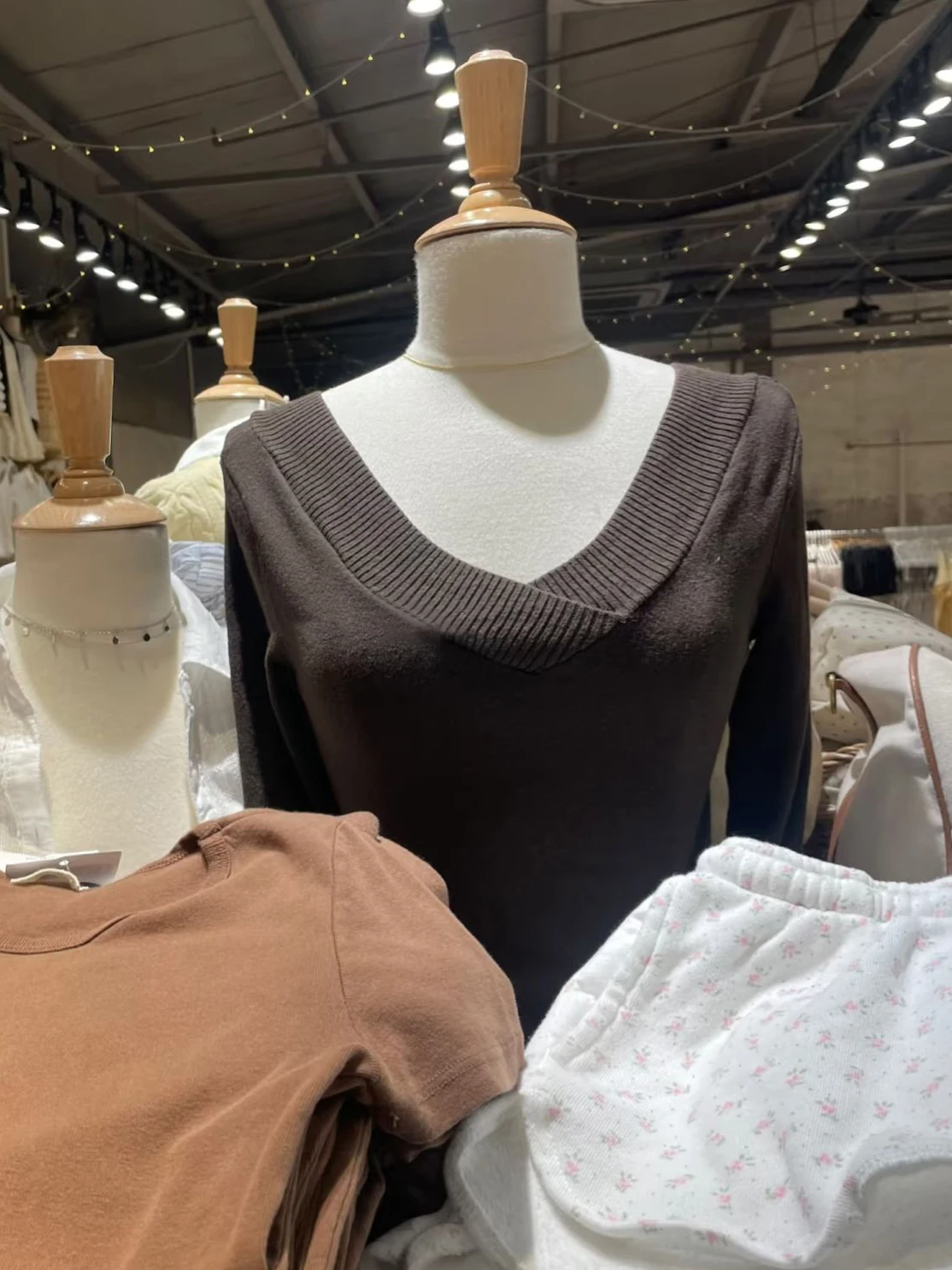 

Коричневая трикотажная футболка с длинным рукавом, женская осенняя хлопковая тонкая футболка с двойным v-образным вырезом, женская повседневная винтажная однотонная базовая футболка Y2k