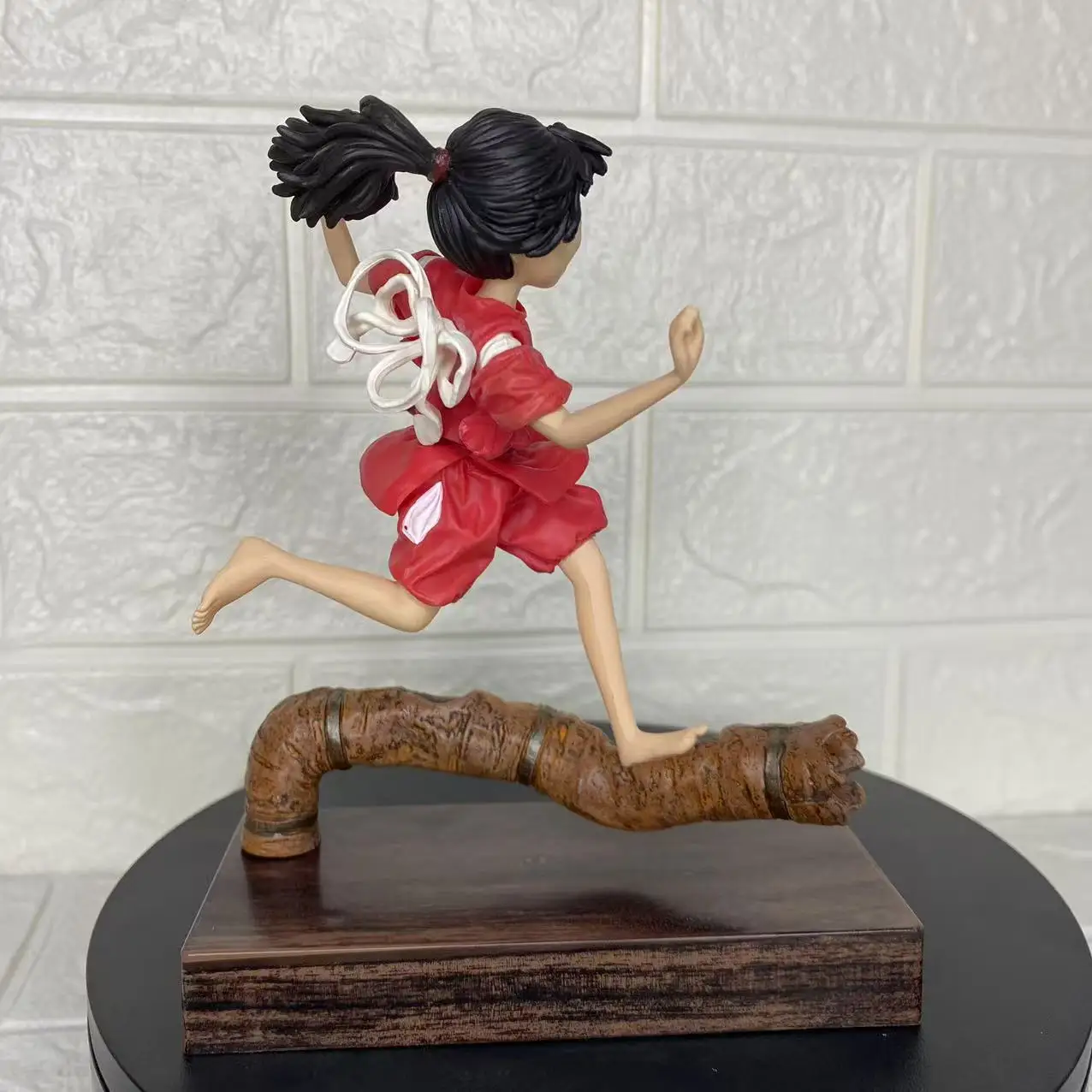 Ogino Chihiro รูปวิ่ง Ogino Chihiro ตัวเลข Action Figurine ตกแต่งโต๊ะตุ๊กตารูปปั้นคอลเลกชันของเล่นเด็กของขวัญ