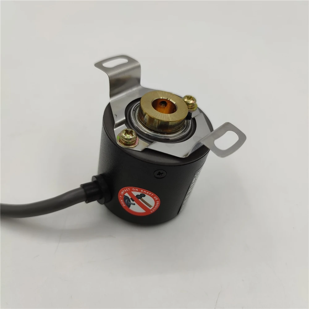 E6HZ-CWZ6C 1000P/R 2M O-mron  Hollow shaft rotary encoder New original genuine goods are available from stock