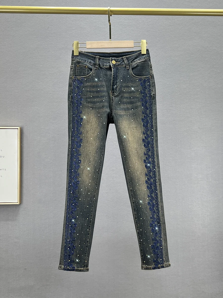 

Женские джинсовые капри с высокой талией, облегающие, с вышивкой, осенняя новинка, модные брюки-карандаш с термотрансферным алмазным принтом