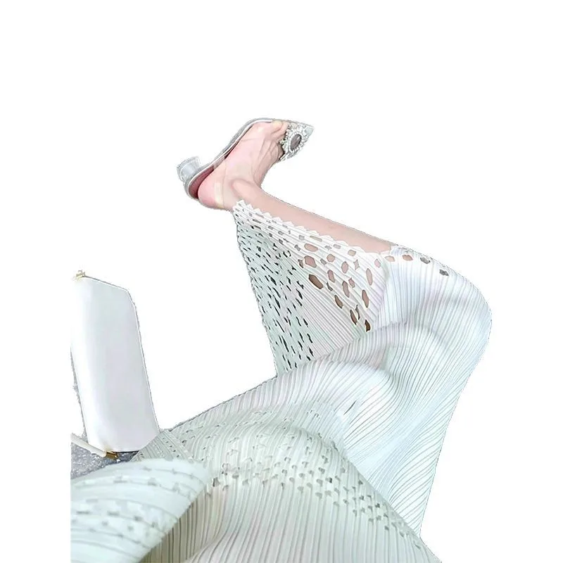 Half-body Skirt Temperament Fashion Casual Elegance Gentle Pure Colour Slim Pleated Medium-length Skirt Miyake 2025 Summer New