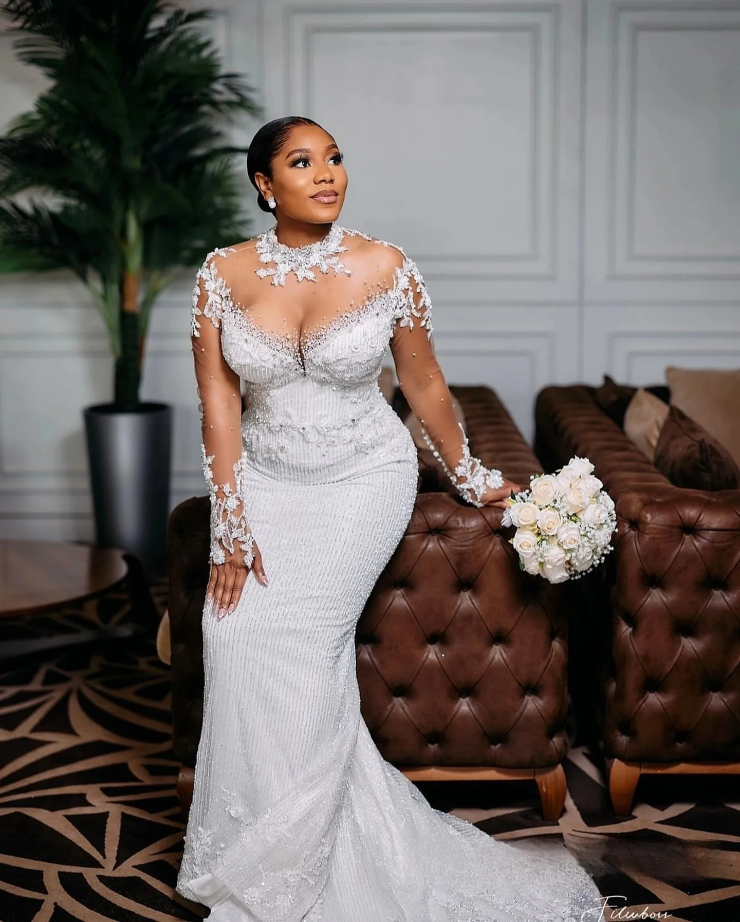 Maßgeschneidertes Meerjungfrau-Hochzeitskleid mit 3D-Applikationen, hohem Kragen und glitzernden Pailletten und abnehmbarem Rock, langärmliges Illusions-Brautkleid