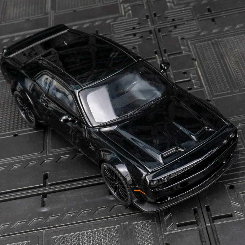 1:32 Dodge Hellcat liga modelo de carro ornamento, portas e capô do motor, porta-malas pode ser aberto, carro de brinquedo para meninos