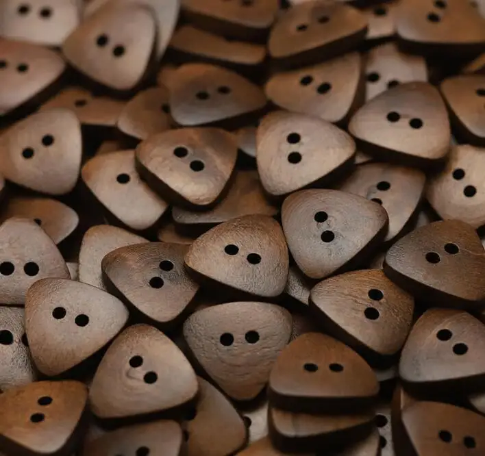 10pcs/Lot Size:17mm Natural wooden coffee color two eyes buttons triangle Button Cardigan shirt Accessories Sewing(SSA-4065)
