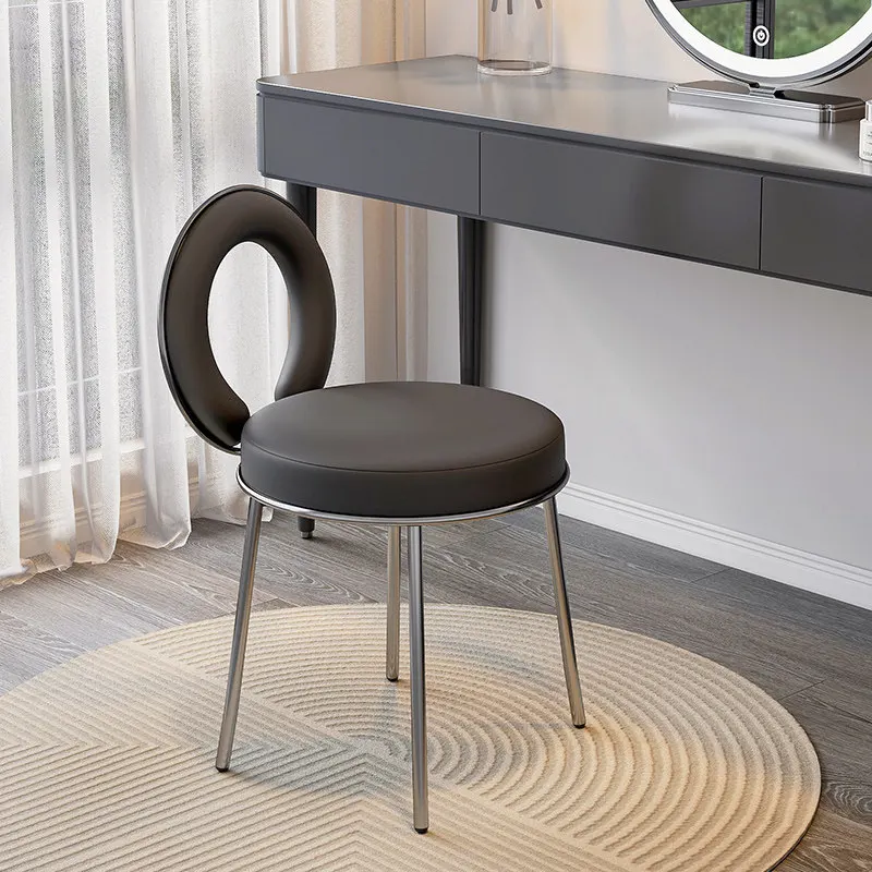 

Кремовый стул для туалетного столика с подлокотниками, современный минималистичный стул для макияжа, акцентное кресло для небольших помещений, роскошное сиденье для домашнего туалетного столика