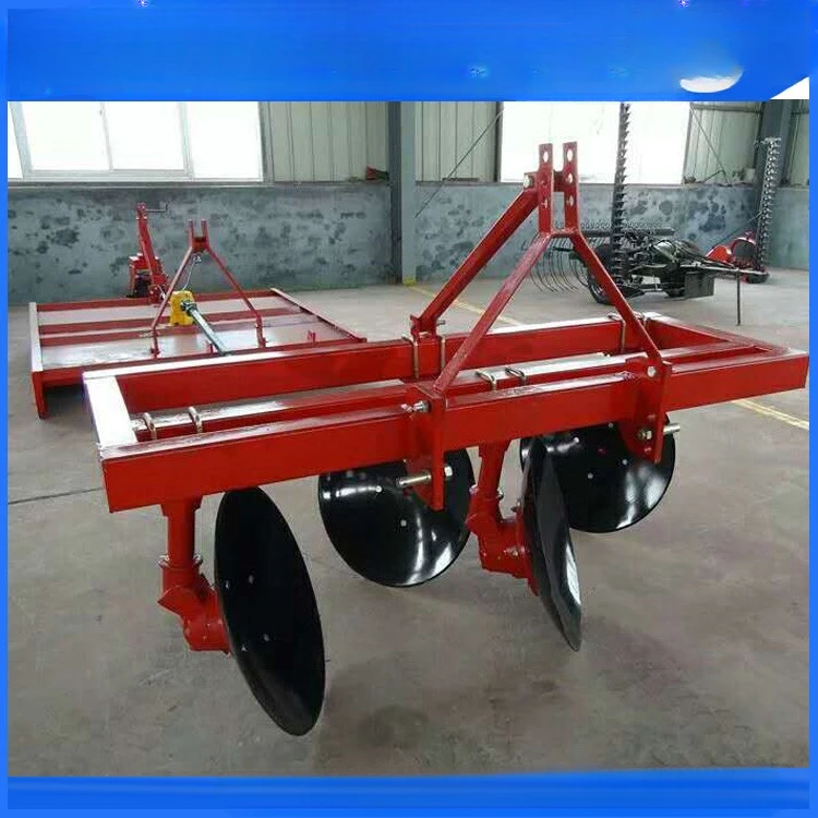 Tractor three-pronged mounting disc ridge lifter