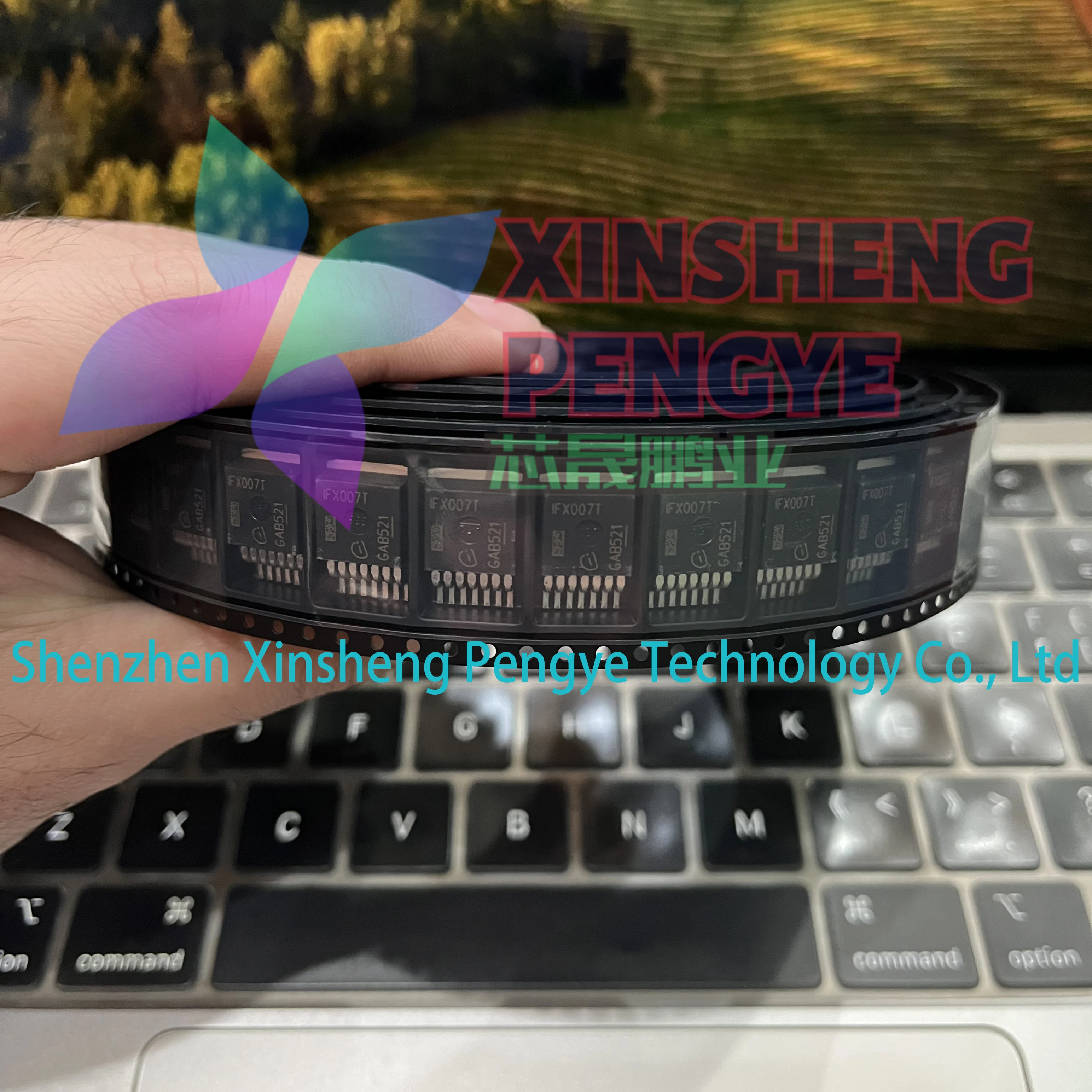 100%新品、オリジナルのIFX007TAUMA1、マーキングIFX007T、パッケージTO-263-7-1、パワーMOSFETハーフブリッジゲートドライバIC、在庫あり