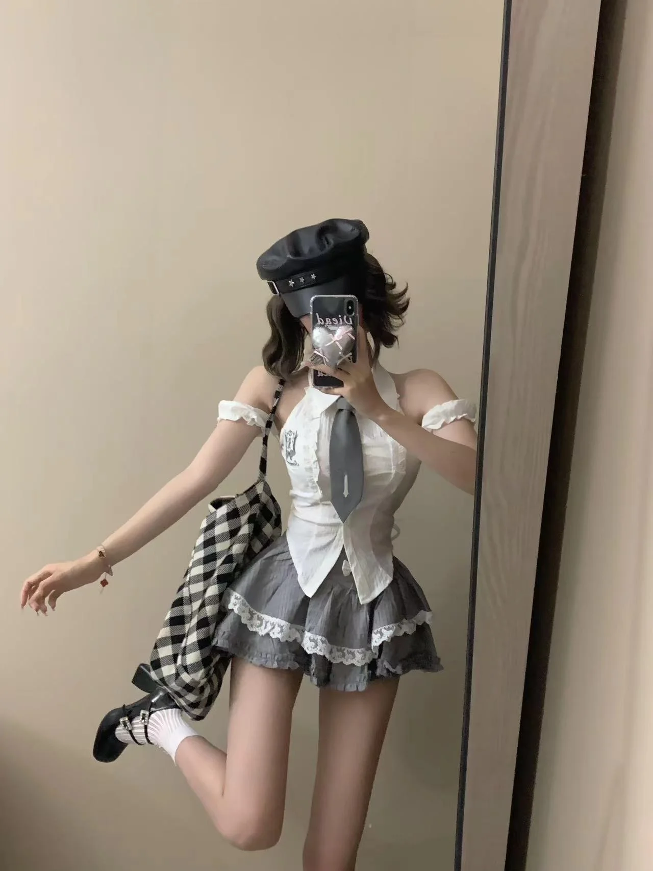 

Korean College Style Spicy Girl Senior Sister High-End Shoulder Bared Collar White Shirt Grey Puffy Half-length Skirt Set