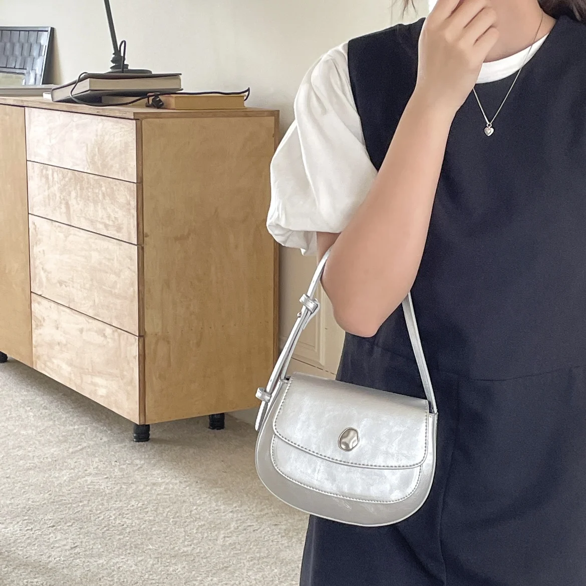 

Retro Semi-Circular Underarm Saddle Bag Versatile oulder Crossbody Handheld Bag for Young Women Casual Pure Color PU Leather