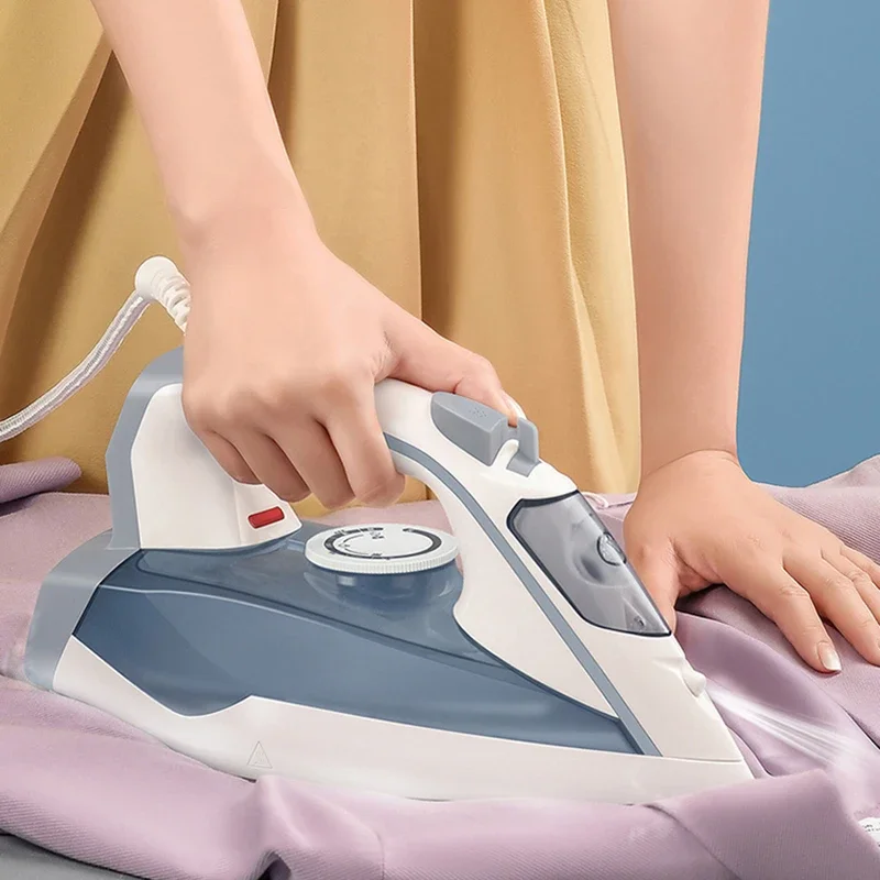 مكواة بخار كهربائية 220 فولت 2000 وات مكواة كهربائية منزلية محمولة باليد لكي الملابس خزان مياه متعدد الوظائف 3000 مللي Rh1370