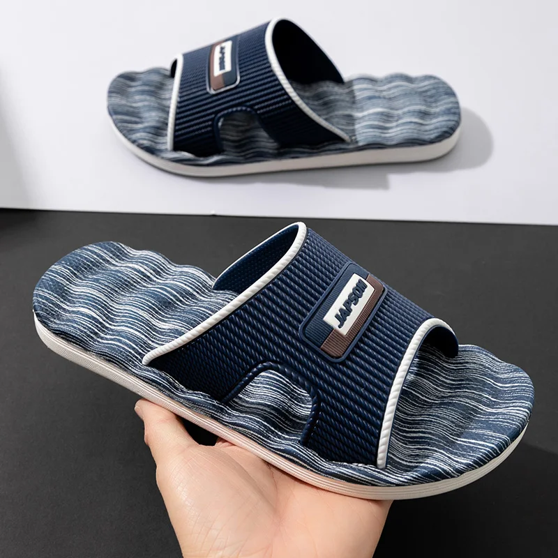 Lichtgewicht Man Slippers Nieuwe Mode Trendy Ademende Mannen Casual Slipper Voor Zomer Mooie En Modieuze Anti-Fouling