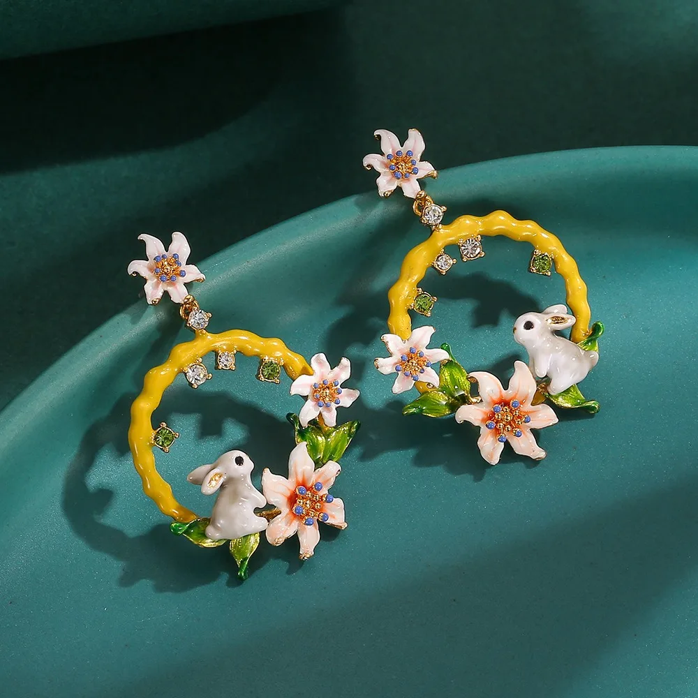 

New Women's Enamel Flower and Rabbit Earrings, Made of Copper, High-End luxury Fashion, Hypoallergenic Jewelry.