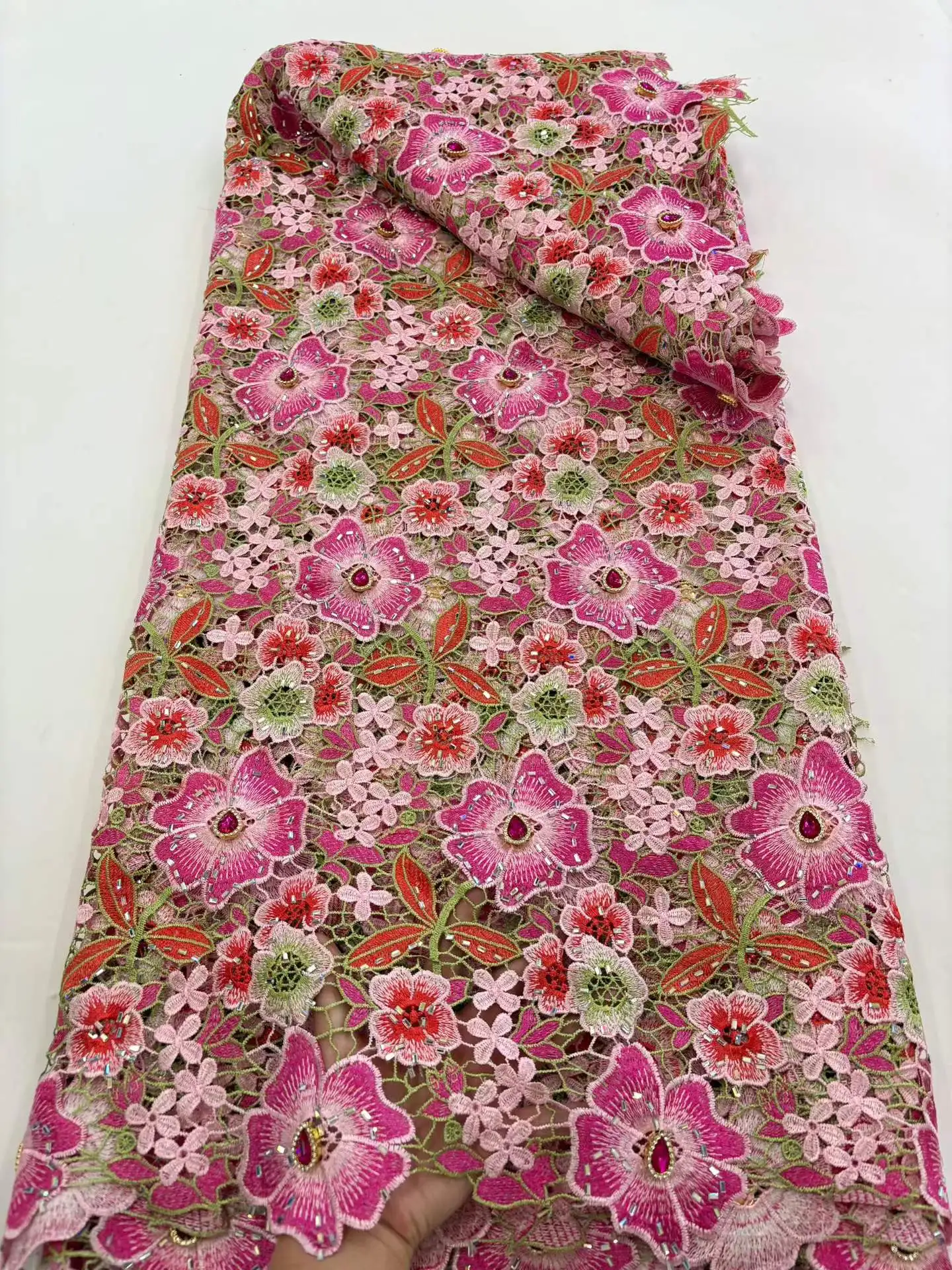 

Африканское кружево из камней и шнуровки 2026: Высококачественное водорастворимое нигерийское гипюровое кружево для свадебных и праздничных платьев, 5 ярдов