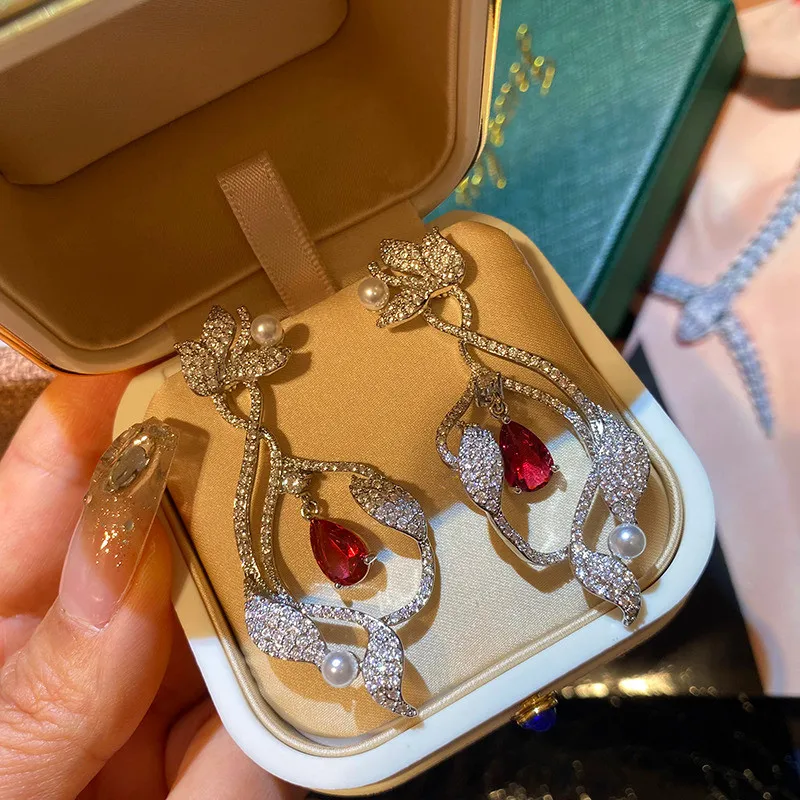 

Luxury Zircon New Exquisite Earrings