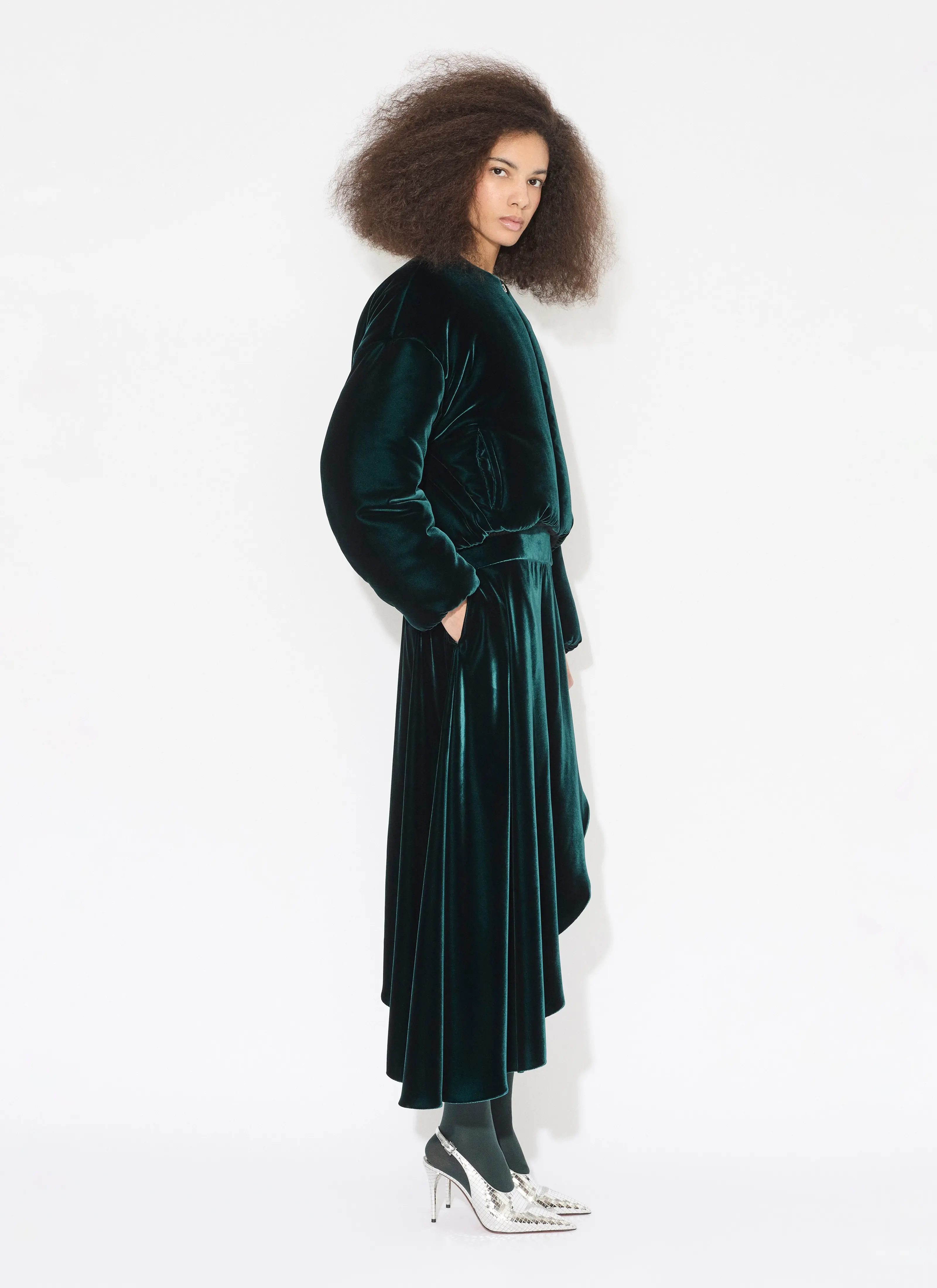 The high-quality original version of the 2025 new women's coat will be released in the same factory as the ALAIA coat