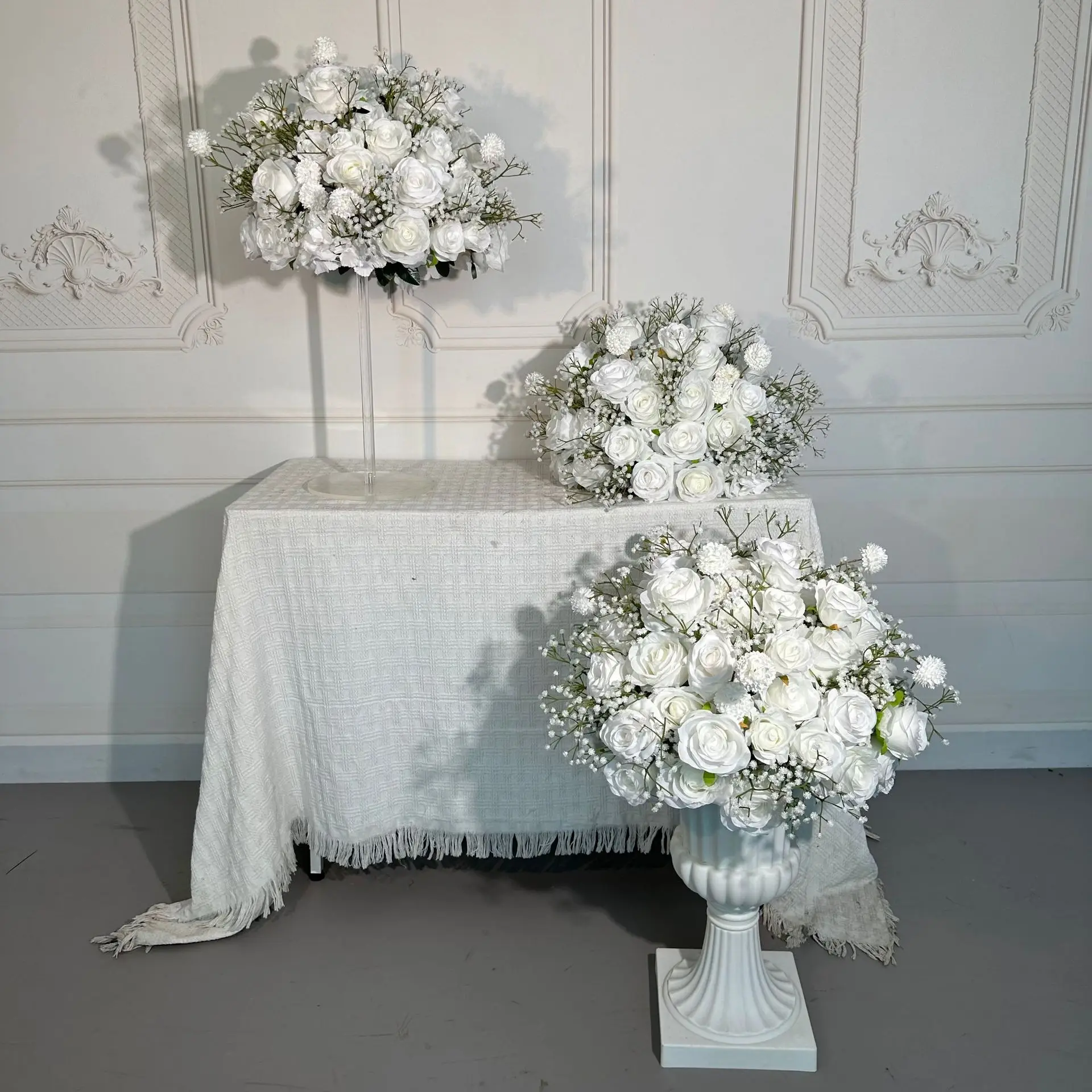 Luxuriöse Hochzeitstisch-Dekoration Blumenball Weiße Rose Eukalyptusblätter Deko Wegführung Blumenball Bühnendekoration – Detail 7