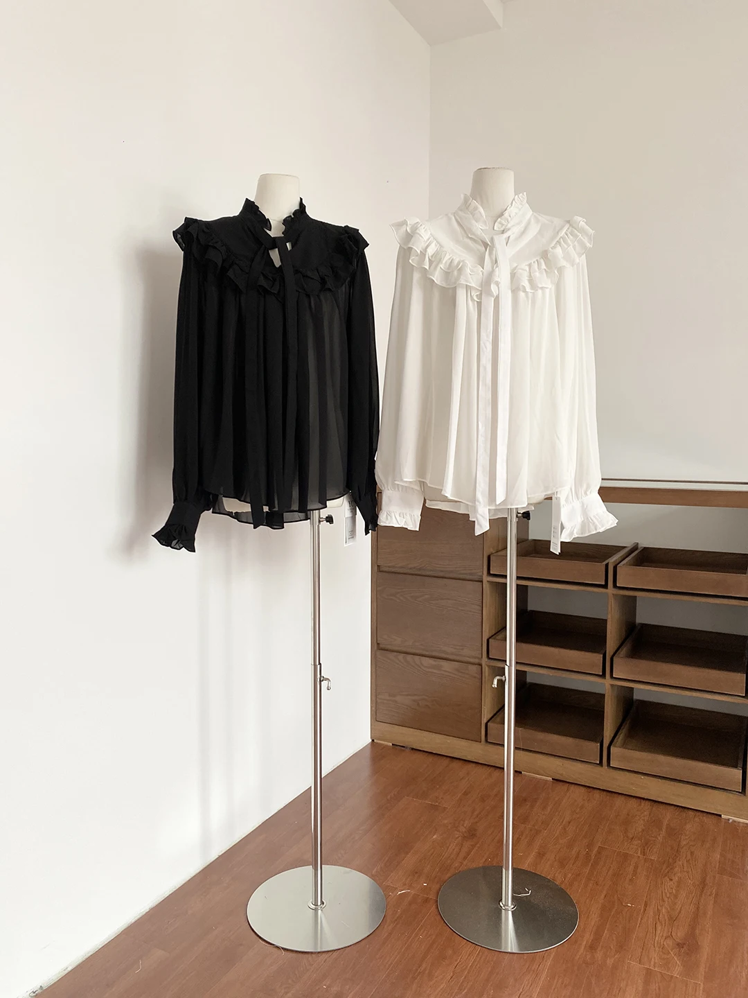 

Элегантная женственная блузка с длинным рукавом, кружевным воротником и завязками, стройнящий красивый топ для весенней моды