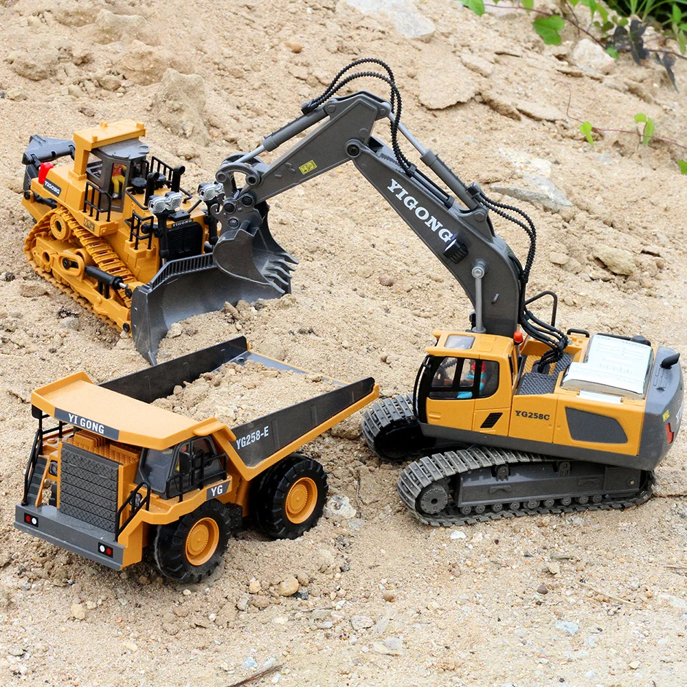 Remote Control Excavator Toy Alloy Bucket RC Construction Vehicle With LED Light USB Rechargeable Tracked Engineering Digger