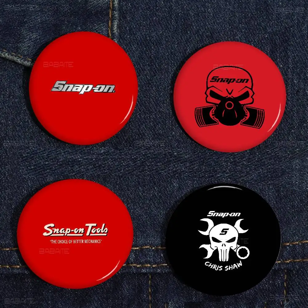 S-Snap On ロゴ入りブリキ製ソフトボタンピンブローチメタルバッジカスタムジュエリーアクセサリー帽子バッグラペル