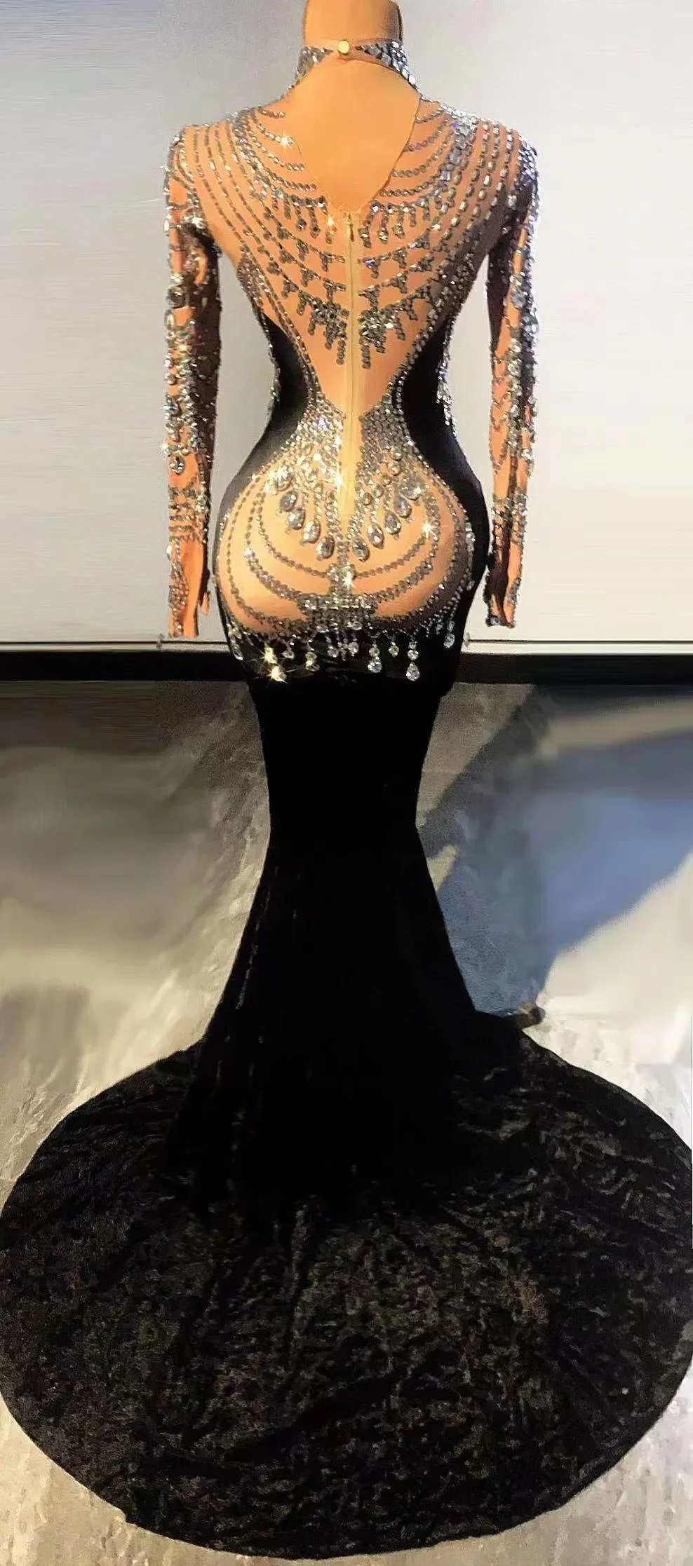 Glänzende Kristall Strass Elegante Kleid Für Frauen Lange Schwarz Schwan Samt Schleppende Sexy Abend Ballsaal Kleidung Bühne Kostüm