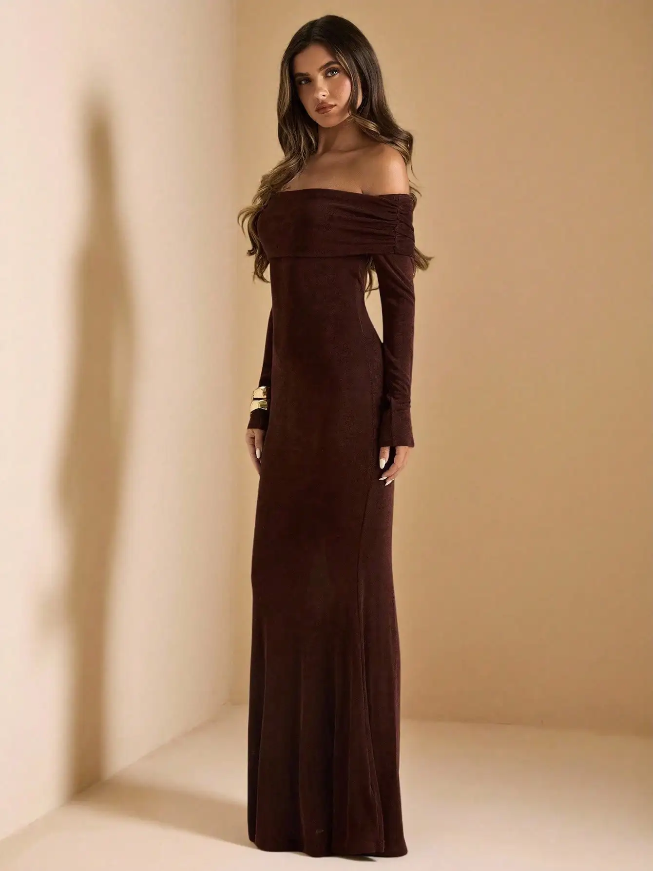 ソリッドカラー オープンショルダー 長袖 ボディコン セクシー クロップウエスト フィッシュテールヘムドレス、秋/冬 ブラウンドレス コーヒー
