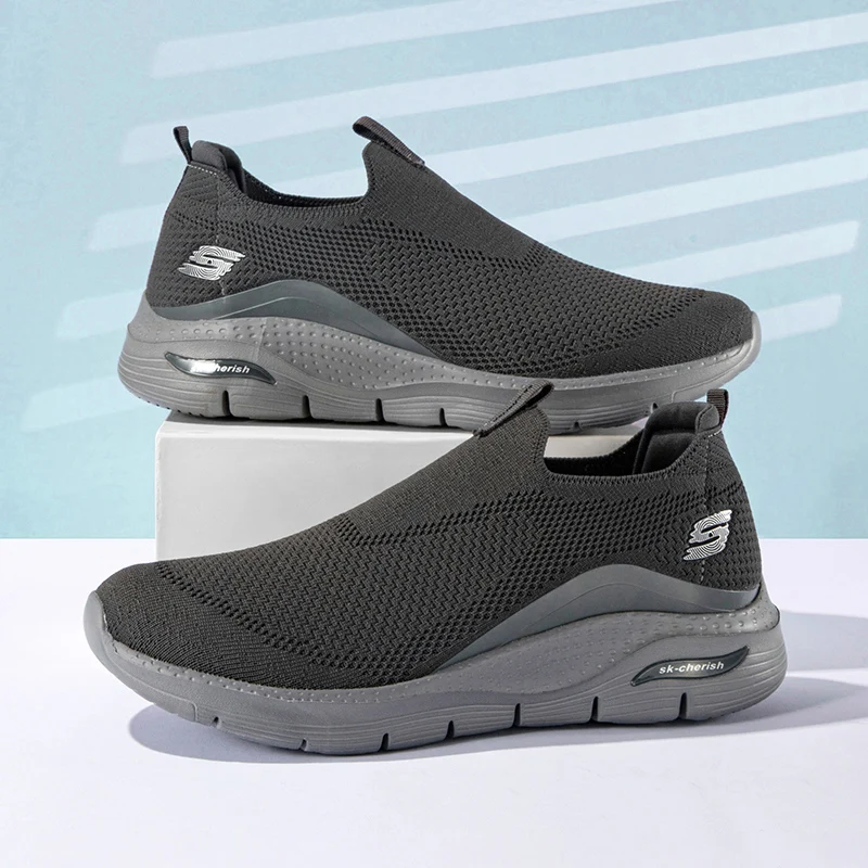 2024 New Hot Selling Men Sports Shoes Ultra-light Large Size Flying Mesh Surface Casual Men's Shoes A Slip-on Lazy Walking Shoes