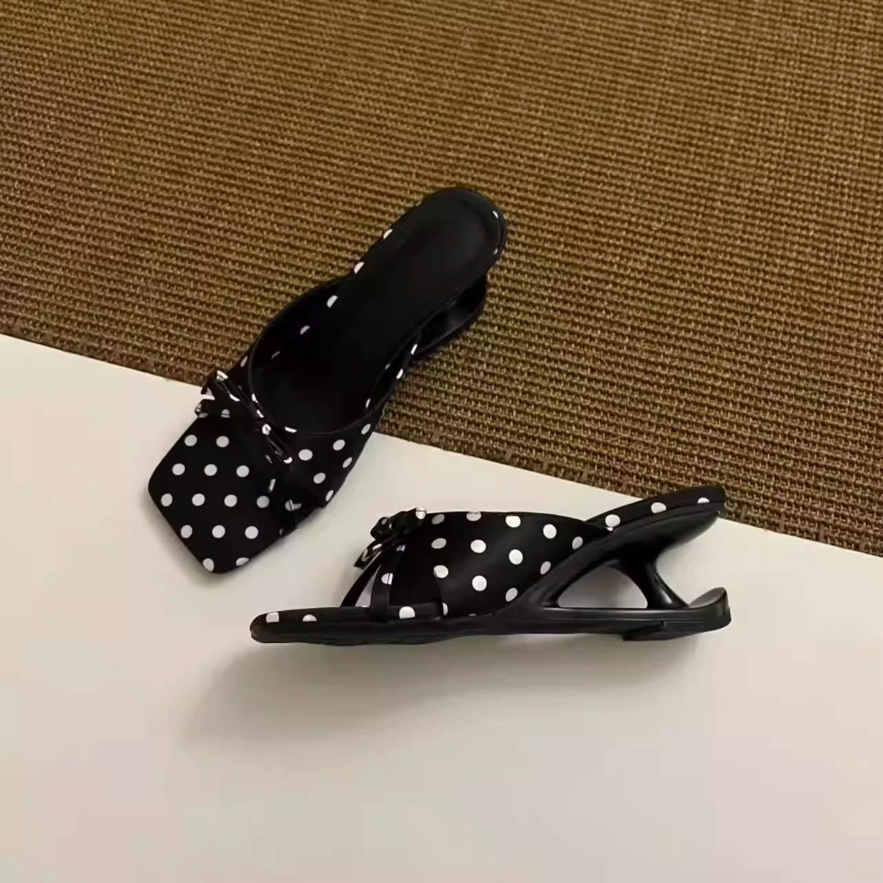 Women Slippers Fashion Square-toed Alien and Designer Slipper French Style Silk Satin Polka Dot High-heel Sandal Sandalias Mujer