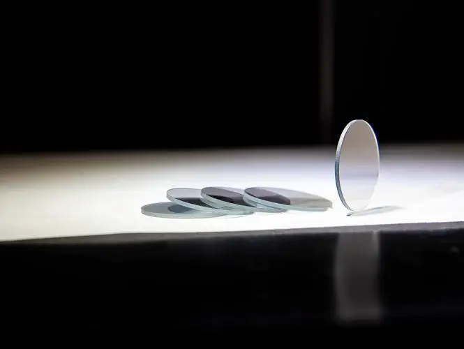

Антибликовое двухстороннее покрытие AR, высокопрозрачная оконная пленка 400-1100 нм, 0,5 мм, из кварцевого стекла, для защиты от лазерного излучения