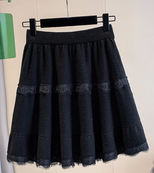 Grote Maat Vrouwen Herfst Nieuwe Mode Veelzijdige Leeftijdsverlagende Korte Rok Zoete Kant Veelzijdige Gebreide Temperament Koreaanse Rokken