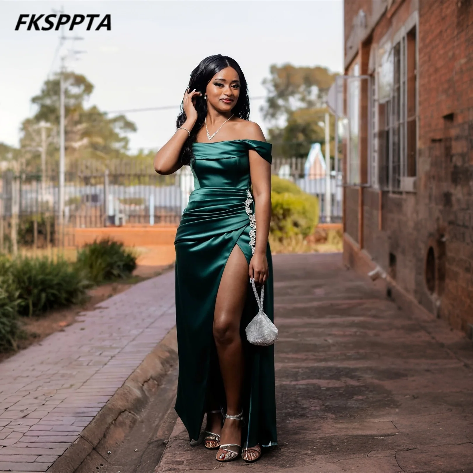Длинное темно-зеленое вечернее платье для чернокожих женщин без бретелек с открытыми плечами, блестящие атласные платья с бисером для выпускного вечера
