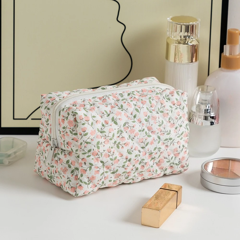 

Storage Organizer Floral Puffy Quilted Makeup Bag Flower Printed Cosmetic Pouch Large Travel Cosmetic Bag Makeup Accessory