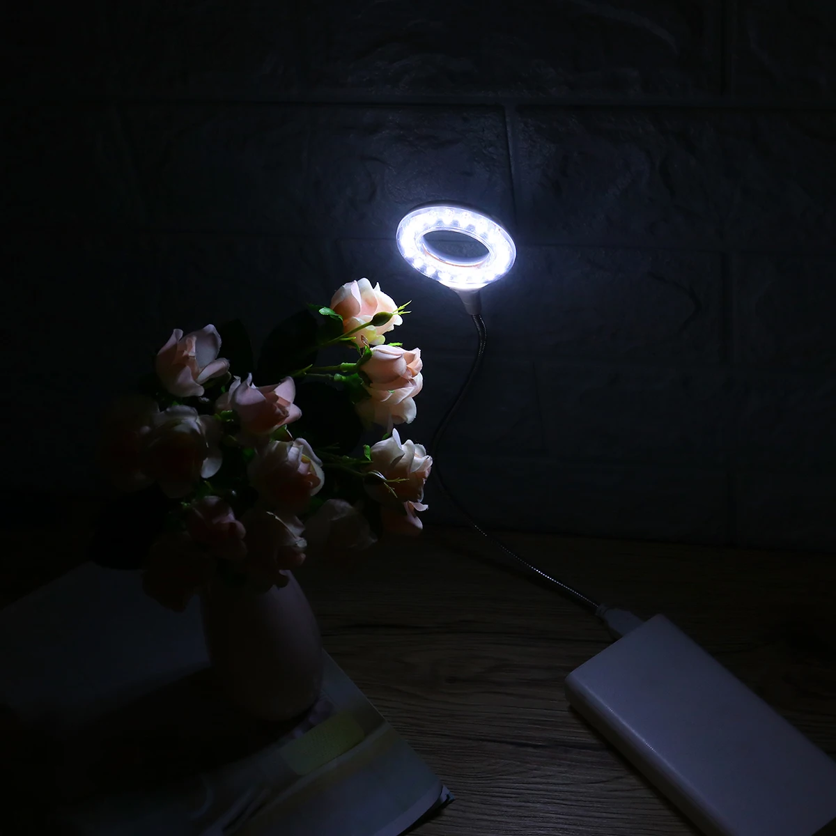 

Portable USB Reading Lamp White LED Night Light 18LEDs Eye Protection Flexible Adjustable Body for Bedroom Study Dorm Office