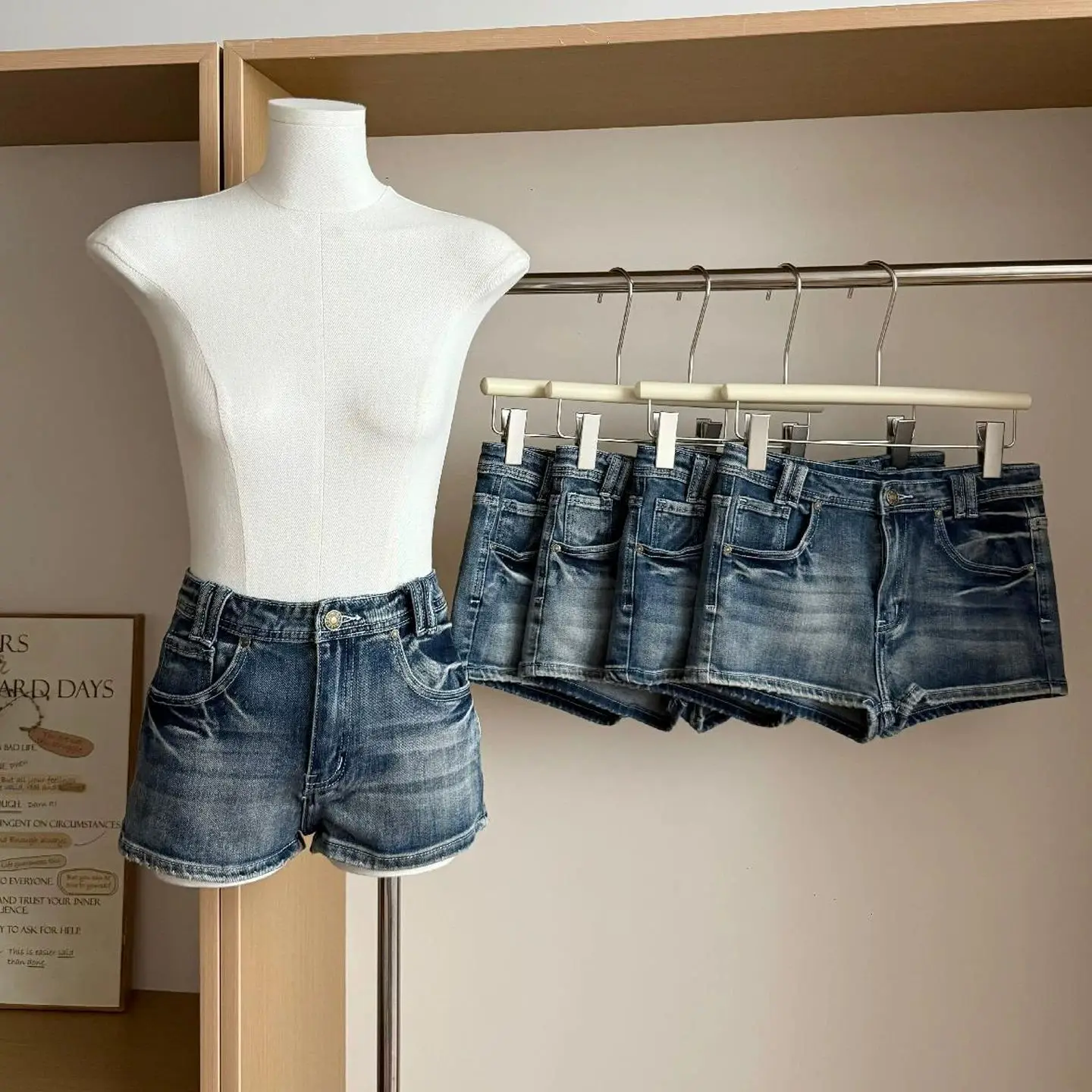 Blue Denim Super Shorts Women 2026 Summer Design Sense Spice Girl Fashion Low-rise Y2k Shorts Hot Pants