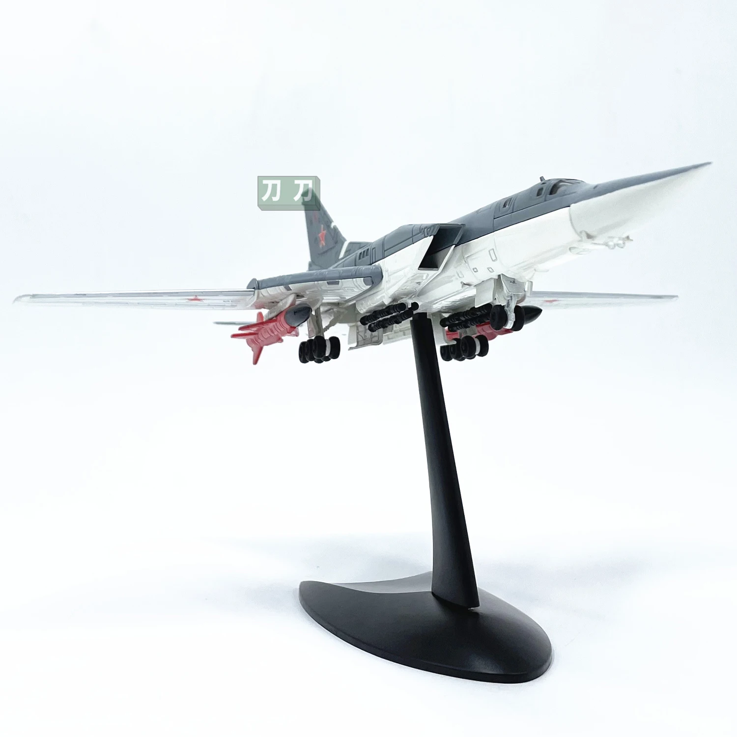 1: 144 Figure 22TU-22M3 backfire bomber alloy Model aircraft variable wing glue free product WLTK