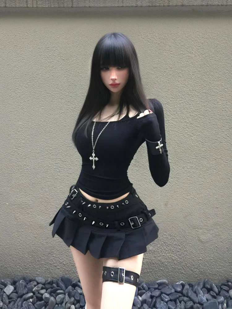 Black Studs Low Waist Heavy Work Ultra-Short Skirt Women's Punk Pleated Skirt Y2K Spicy Girl Style Commute Vintage Short Skirt