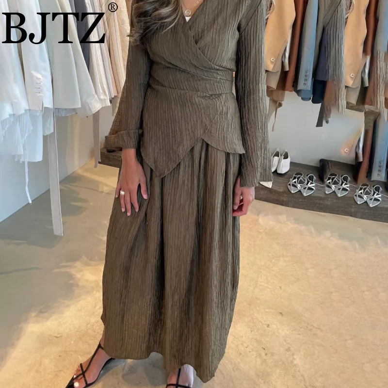 BJTZ المرأة حجم كبير أنيقة الخامس الرقبة مطوي غير النظامية تنورة عالية الخصر 2 قطعة مجموعة الربيع الصيف 2025 الزي الموضة #1